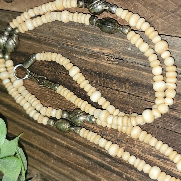 2 For $10!! Vintage Horse Medallion & Stone Bead Necklace - Picture 8 of 13